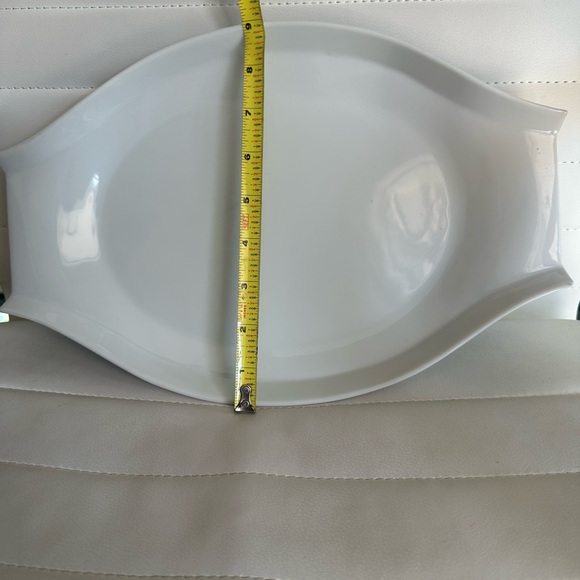 Elegant White Ceramic Serving Platter - Picture 1 of 3